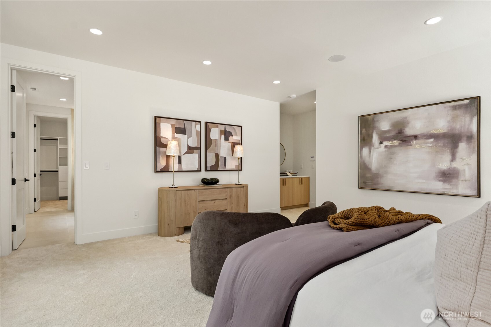 Kirkland, Washington, 98033, United States, 5 Bedrooms Bedrooms, ,5 BathroomsBathrooms,Residential,Active,2032937