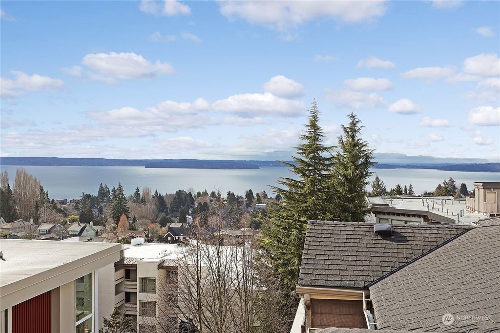 Photo of 5016 California Avenue SW #504, Seattle, WA 98136 (MLS # 2038567)