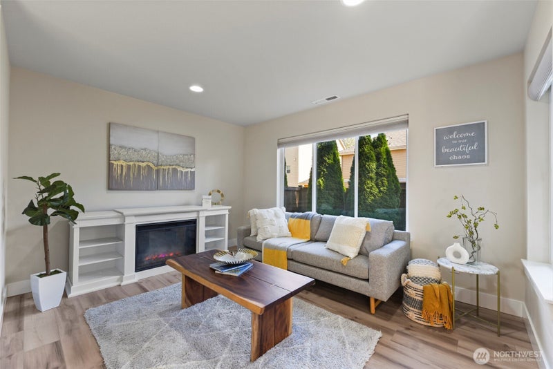 19724 Meridian Place W