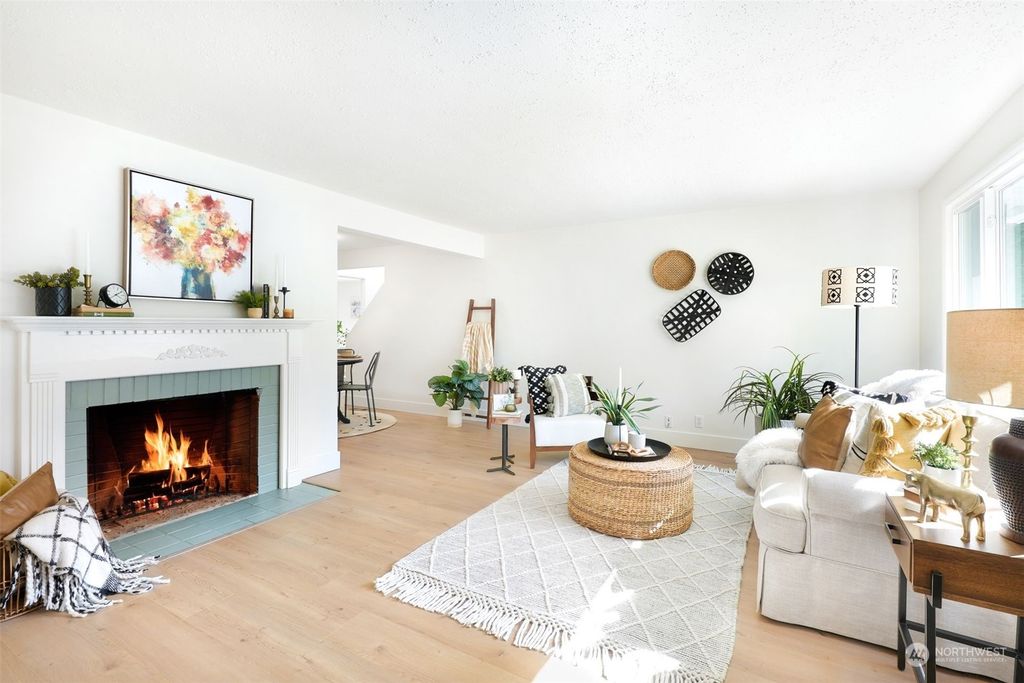 Photo of 17218 10th Avenue NE, Shoreline, WA 98155 (MLS # 2156568)