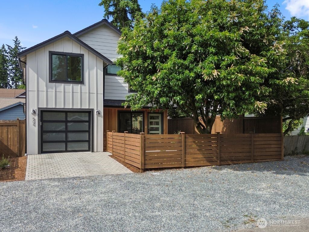 Photo of 504 NE 123rd Street, Seattle, WA 98125 (MLS # 2386396)