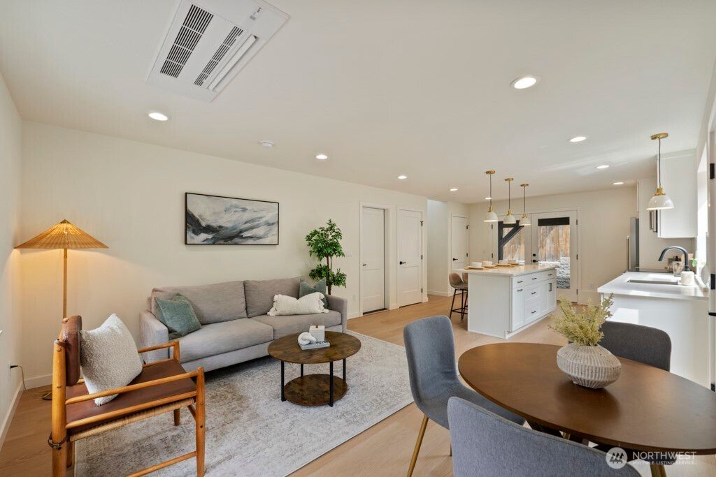 Photo of 504 NE 123rd Street, Seattle, WA 98125 (MLS # 2386396)