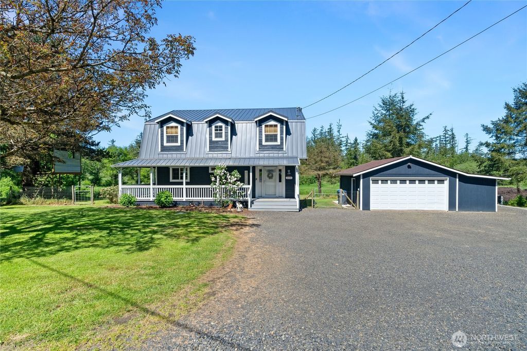Photo of 203 E Wishkah Road, Aberdeen, WA 98520 (MLS # 2526539)