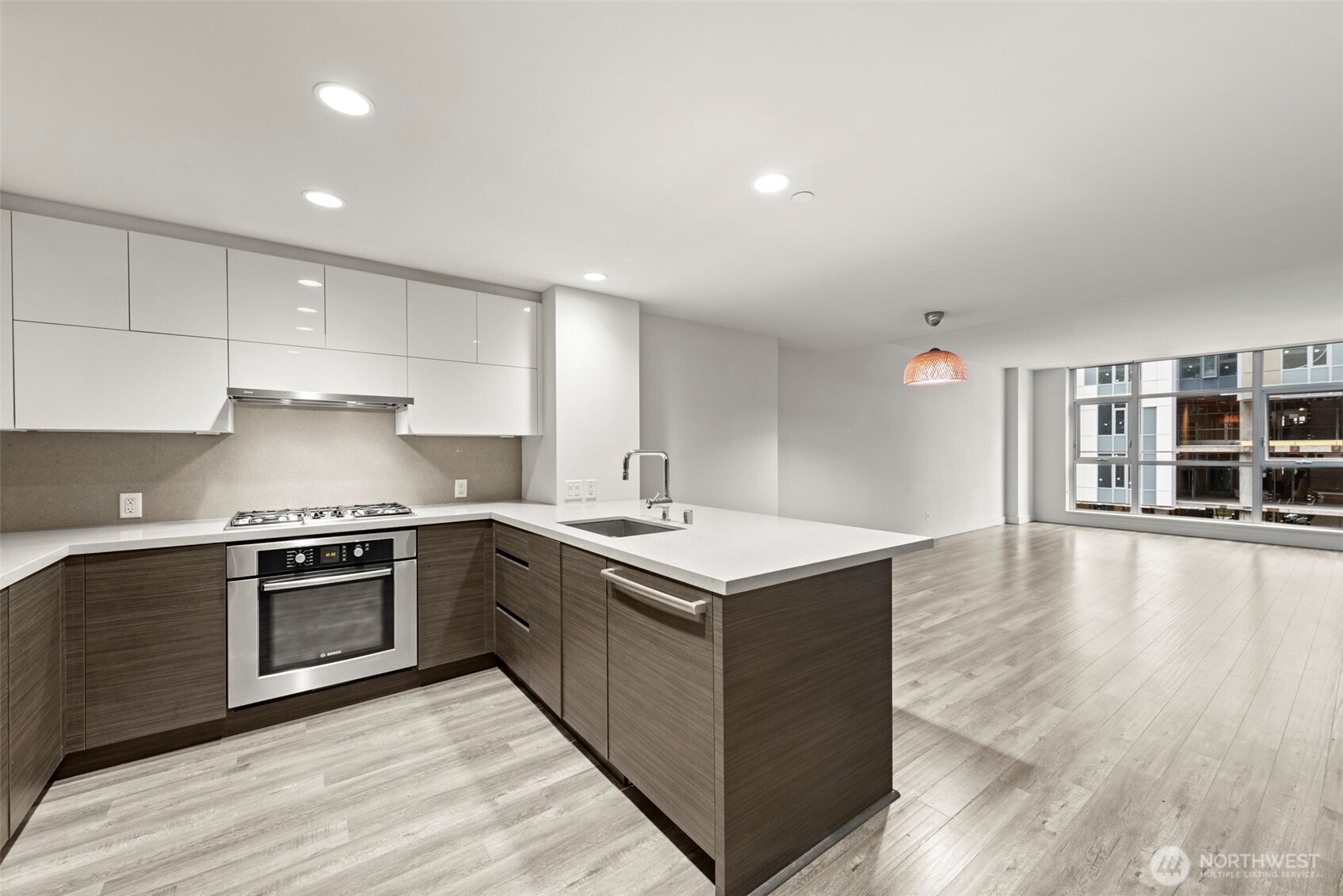 588 Bell Street 304S