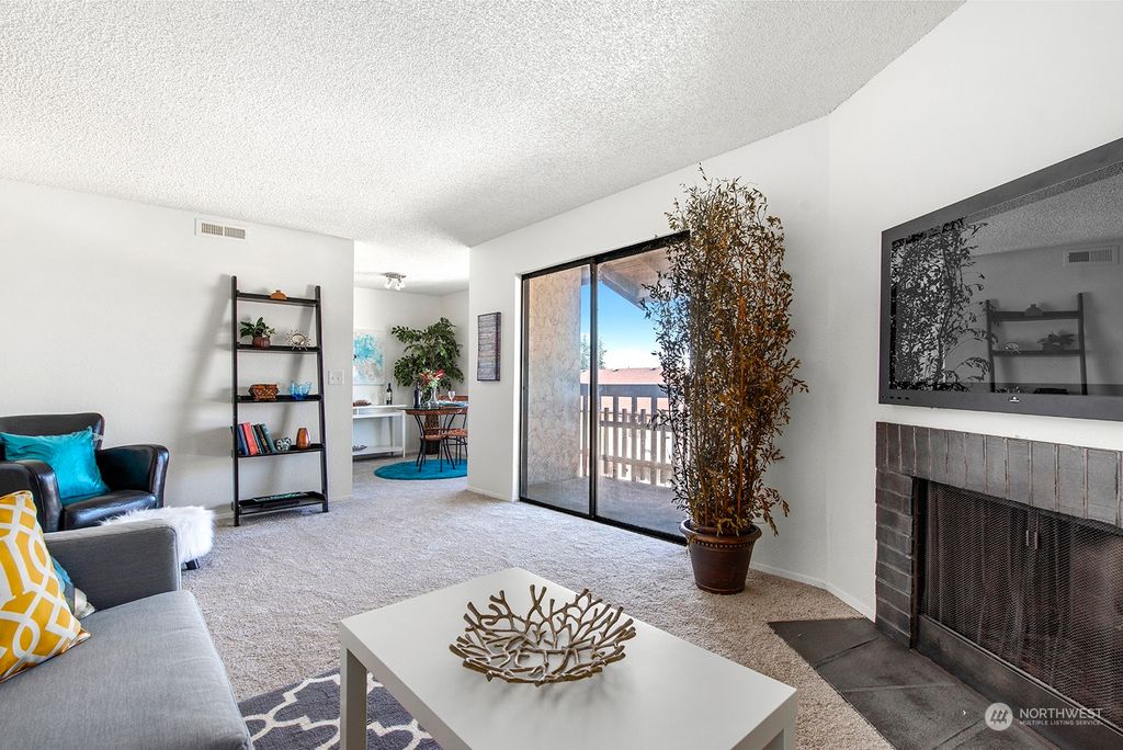 Photo of 3523 S 160th Street #C4, SeaTac, WA 98188 (MLS # 2047793)