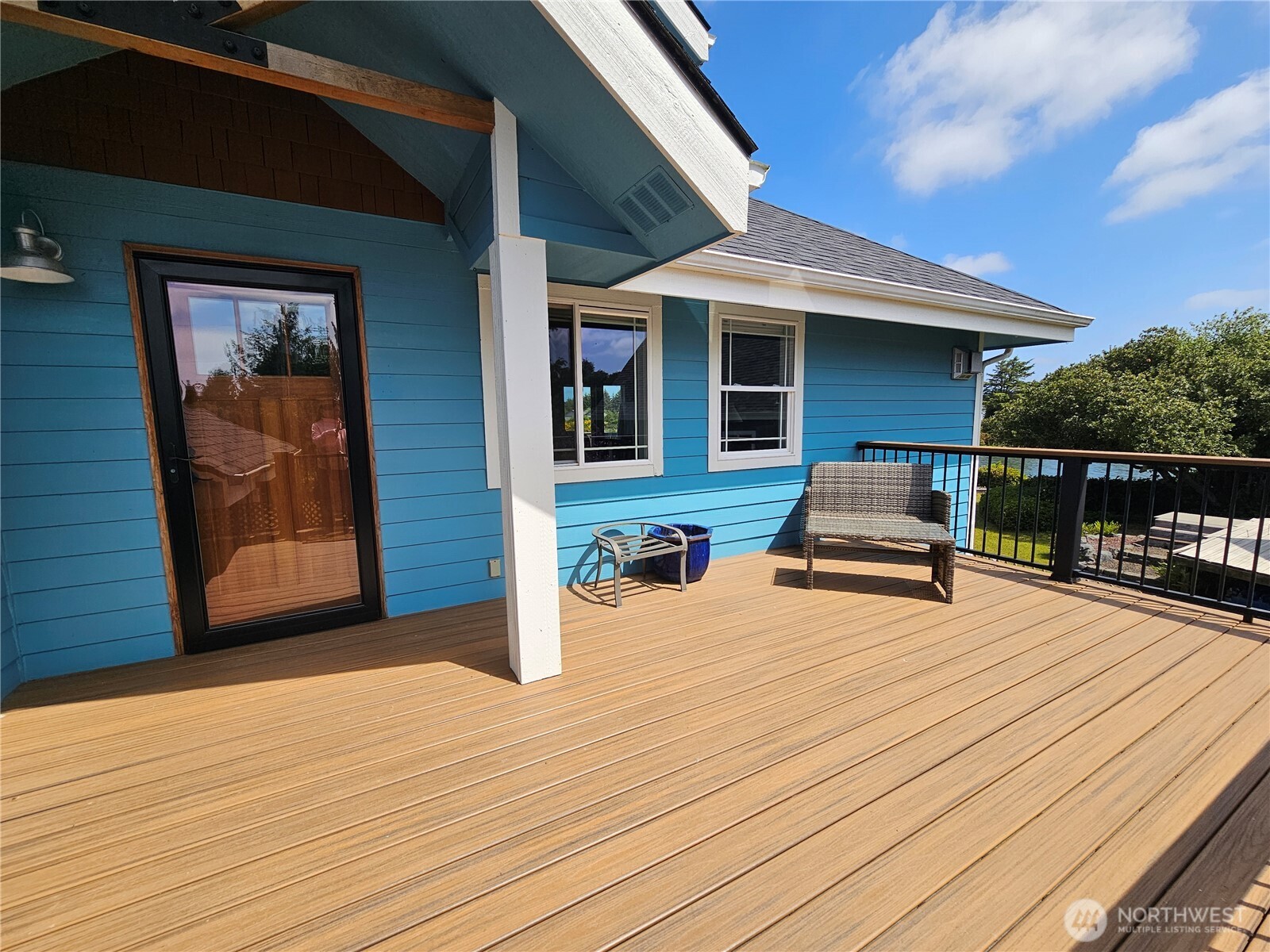 142 Sea Breeze Loop SE