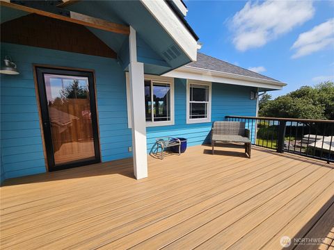 142 Sea Breeze Loop SE Ocean Shores WA 98569
