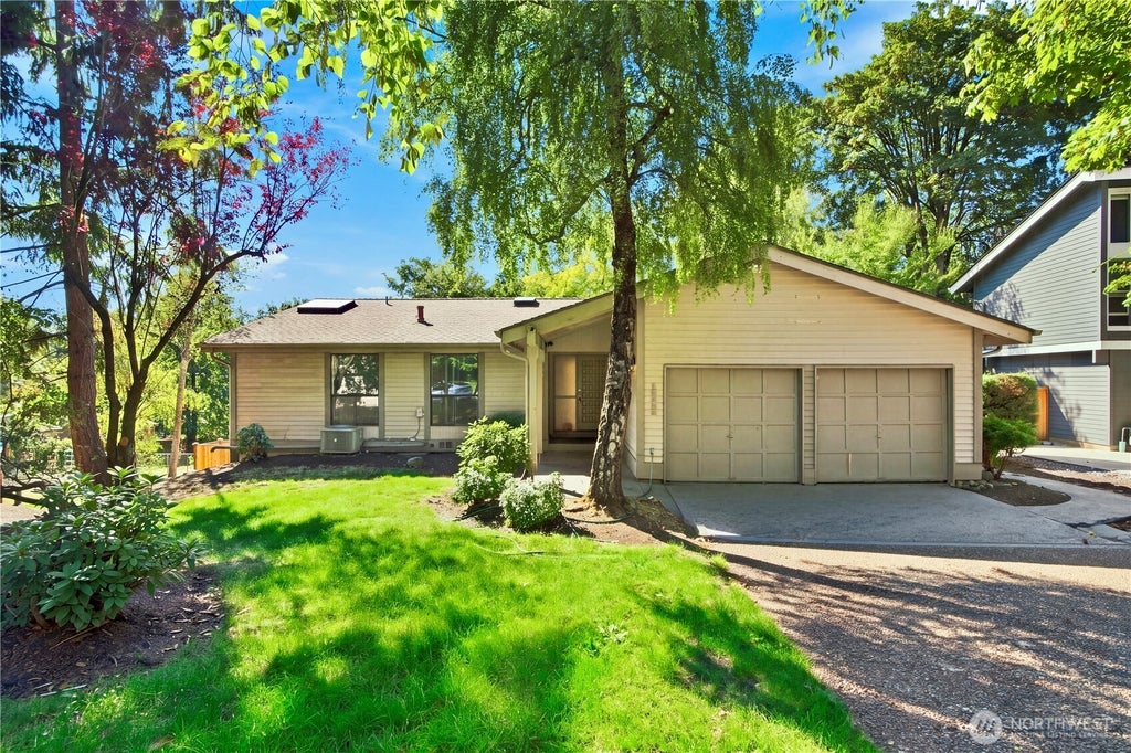 Photo of 13945 SE 60th Street, Bellevue, WA 98006 (MLS # 2578819)