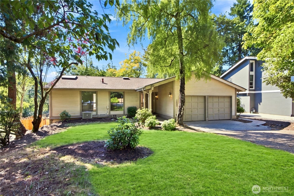 Photo of 13945 SE 60th Street, Bellevue, WA 98006 (MLS # 2578819)