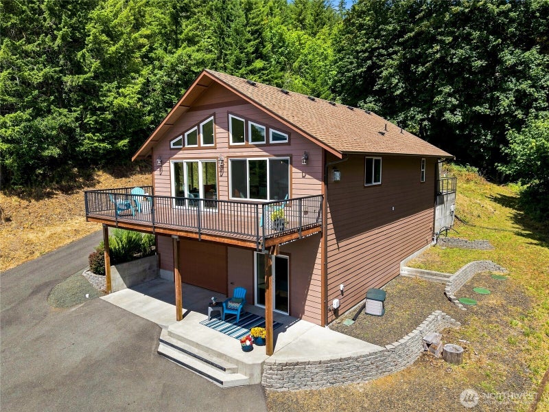 2040 Summit Lake Shore Road NW