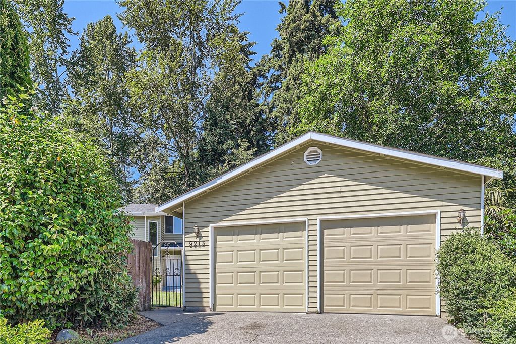 Photo of 9213 1st Drive SE, Everett, WA 98208 (MLS # 2465510)