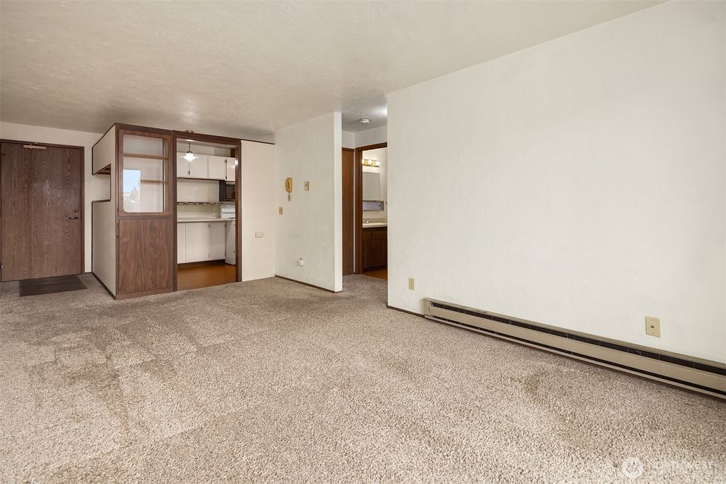 Photo of 2100 N 106th Street #402, Seattle, WA 98133 (MLS # 2429029)
