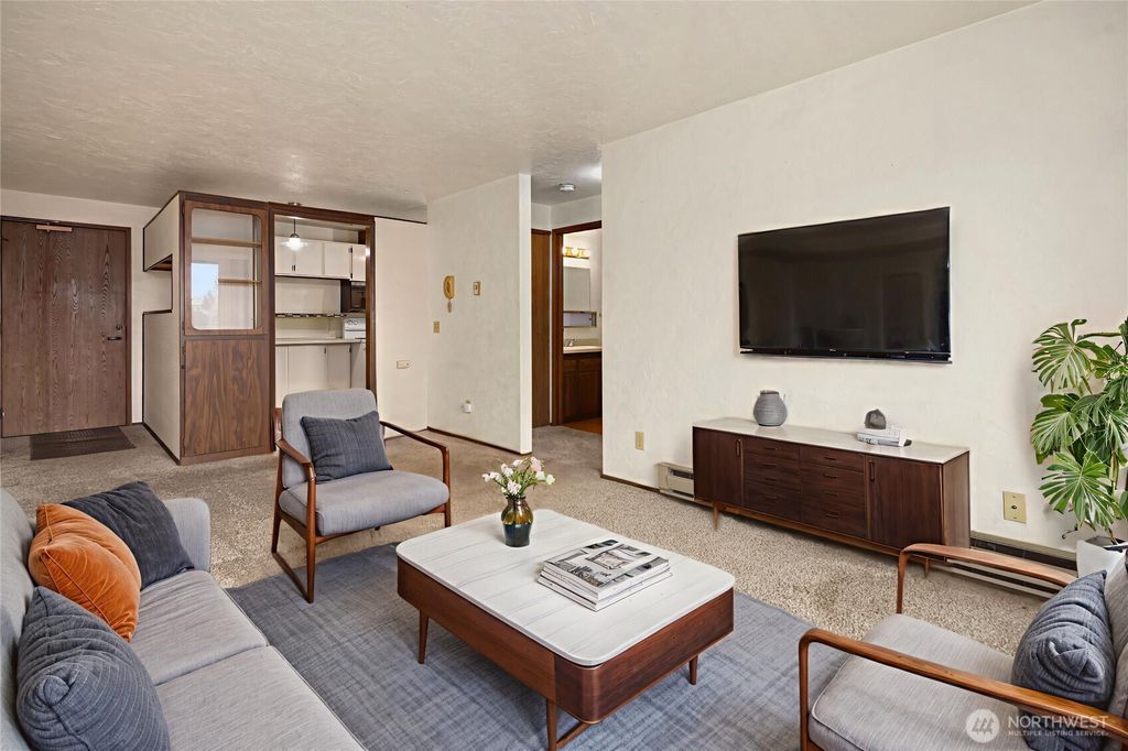 Photo of 2100 N 106th Street #402, Seattle, WA 98133 (MLS # 2429029)