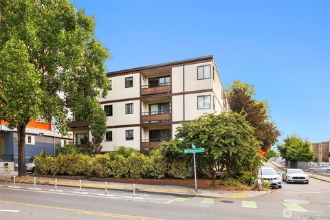 Photo of 2100 N 106th Street #402, Seattle, WA 98133 (MLS # 2429029)