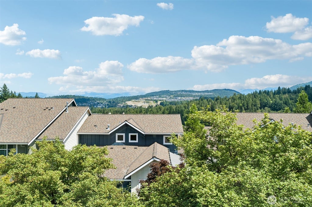 Photo of 93 Sky Ridge Road NW #505, Issaquah, WA 98027 (MLS # 2557006)