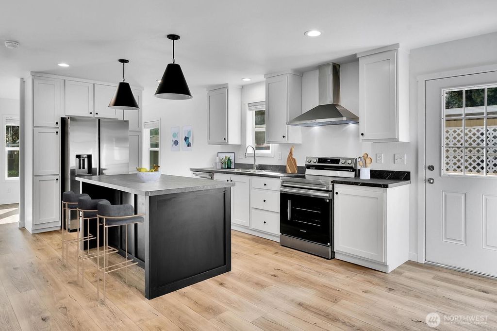 Photo of 18425 NE 95th Street #218, Redmond, WA 98052 (MLS # 2489982)