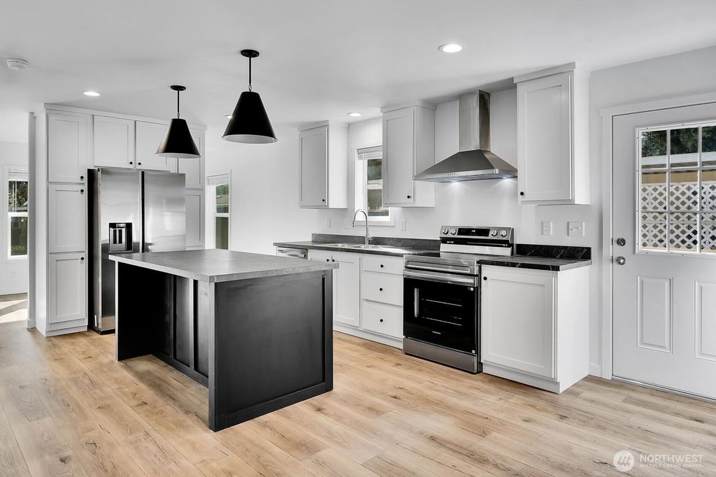 Photo of 18425 NE 95th Street #218, Redmond, WA 98052 (MLS # 2489982)