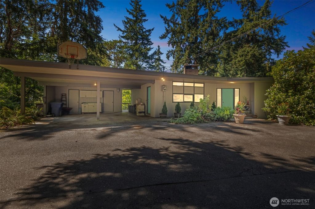 Photo of 2650 120th Avenue NE, Bellevue, WA 98005 (MLS # 2405870)