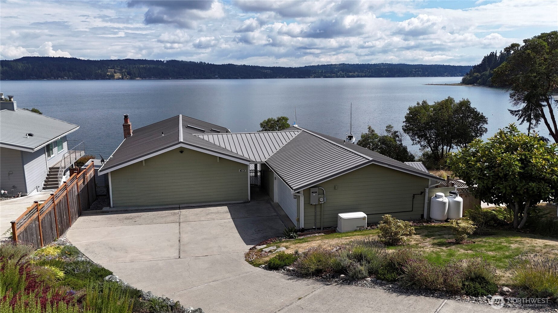 4231 Bayside Lane