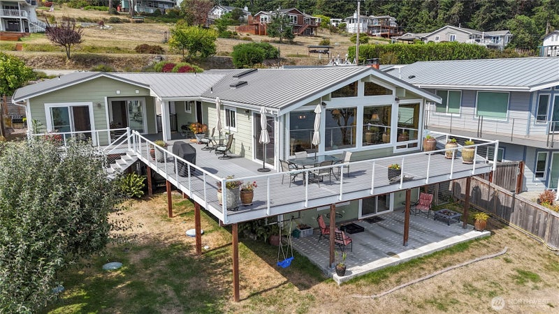 4231 Bayside Lane