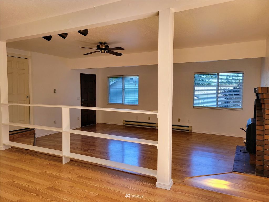 Photo of 1633 NE Perkins Way, Shoreline, WA 98155 (MLS # 1971284)