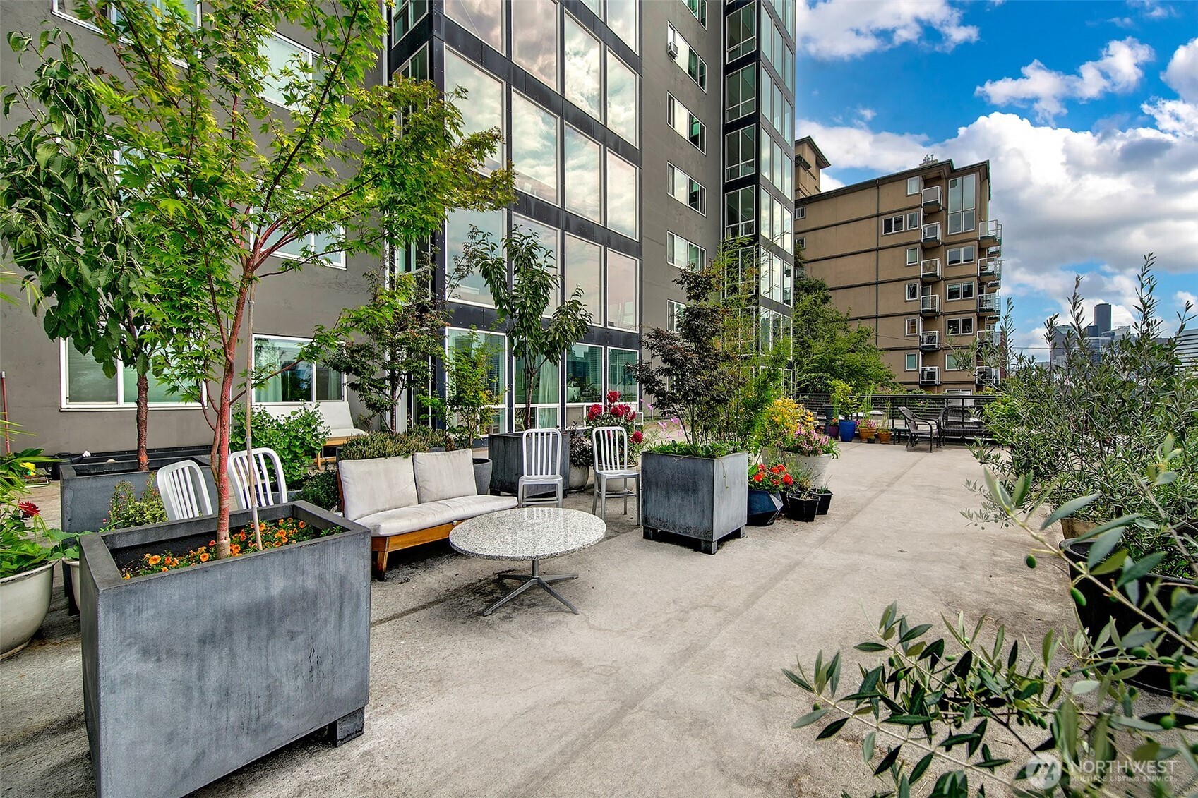 308 E Republican Street 106