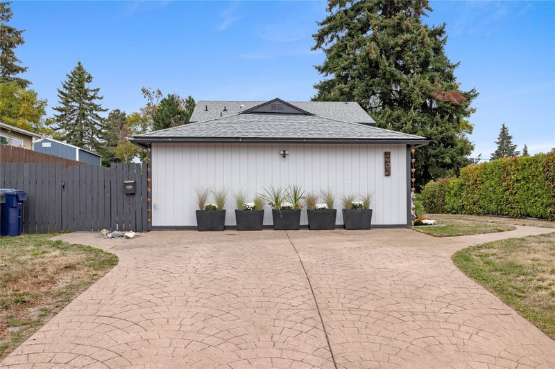 2902 N Orchard