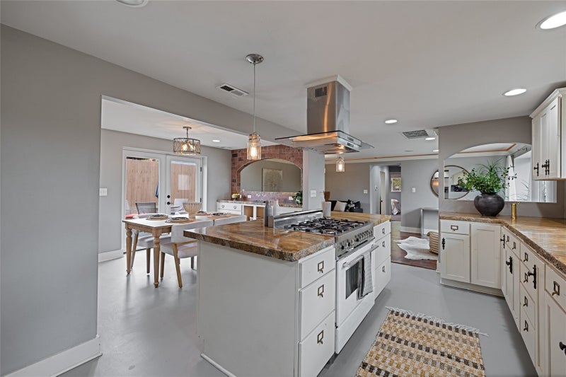 2902 N Orchard