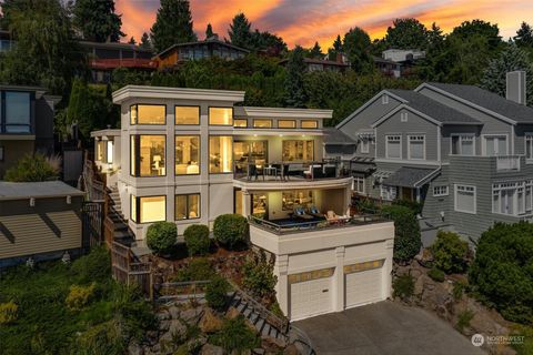 Photo of 7357 57th Avenue NE, Seattle, WA 98115 (MLS # 2159203)