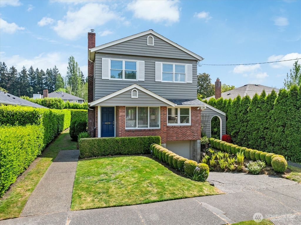 Photo of 4550 47th Avenue NE, Seattle, WA 98105 (MLS # 2509126)