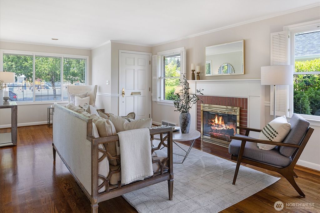 Photo of 4550 47th Avenue NE, Seattle, WA 98105 (MLS # 2509126)