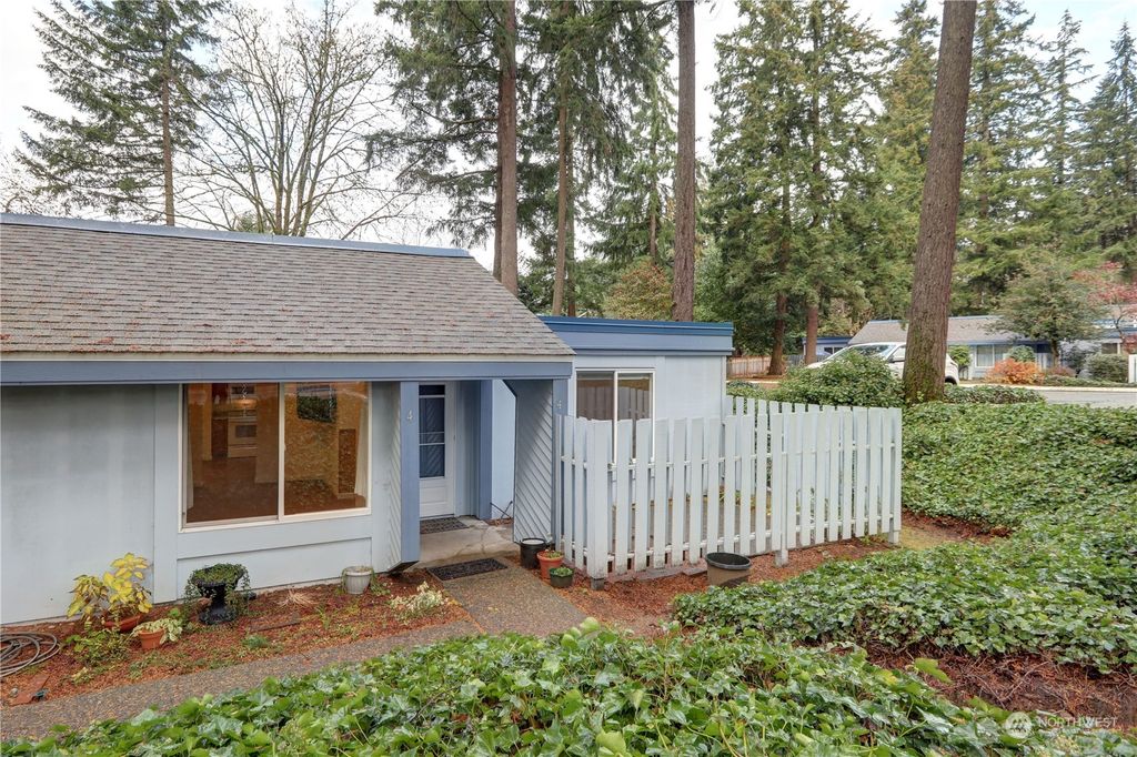 Photo of 4300 NE Sunset Boulevard #G4, Renton, WA 98059 (MLS # 2019575)