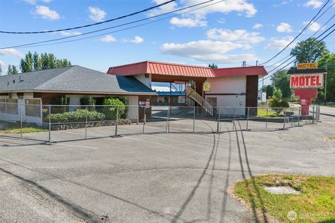 Photo of 1862 State Route 20, Sedro Woolley, WA 98284 (MLS # 2558477)