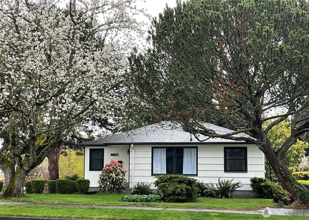 Photo of 4803 SW Alaska Street, Seattle, WA 98116 (MLS # 2507385)