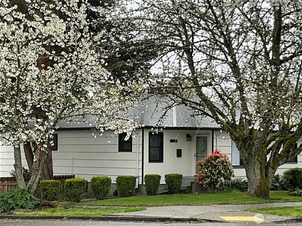 Photo of 4803 SW Alaska Street, Seattle, WA 98116 (MLS # 2507385)