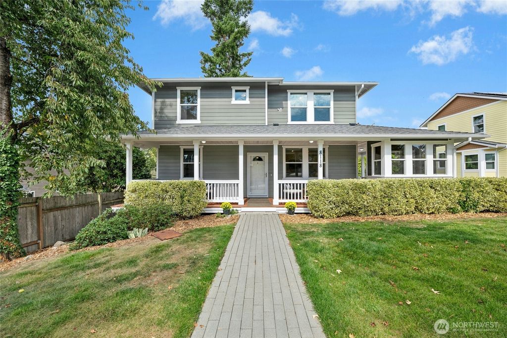 Photo of 8118 NE 126th Street, Kirkland, WA 98034 (MLS # 2437533)