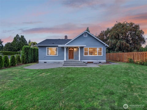 Photo of 3218 Division Street, Enumclaw, WA 98022 (MLS # 2568204)