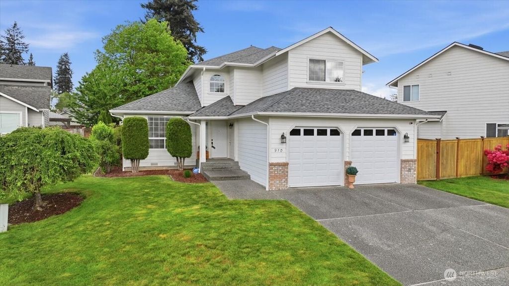 Photo of 910 135th Street SW, Everett, WA 98204 (MLS # 2524837)