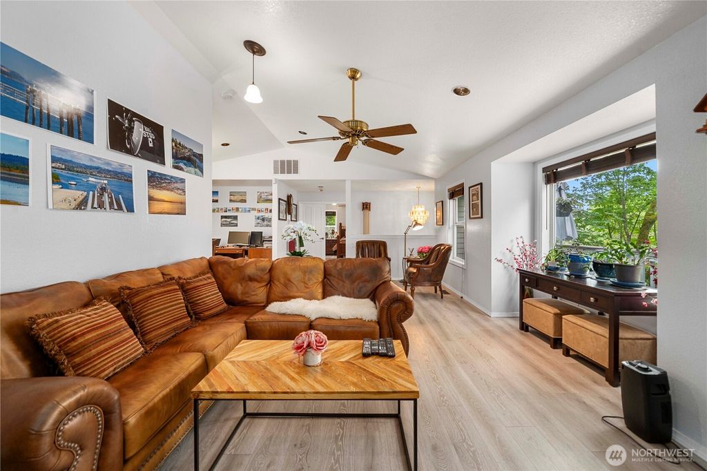 Photo of 7600 Highland Park Way SW, Seattle, WA 98106 (MLS # 2400886)