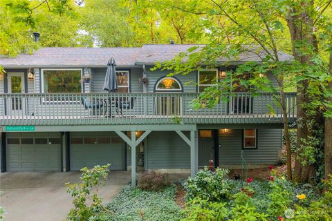 Photo of 7600 Highland Park Way SW, Seattle, WA 98106 (MLS # 2400886)