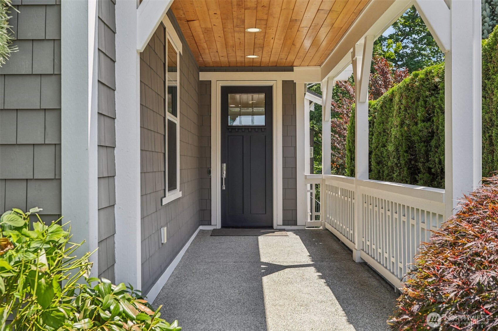 1059 Pine Crest Cir NE