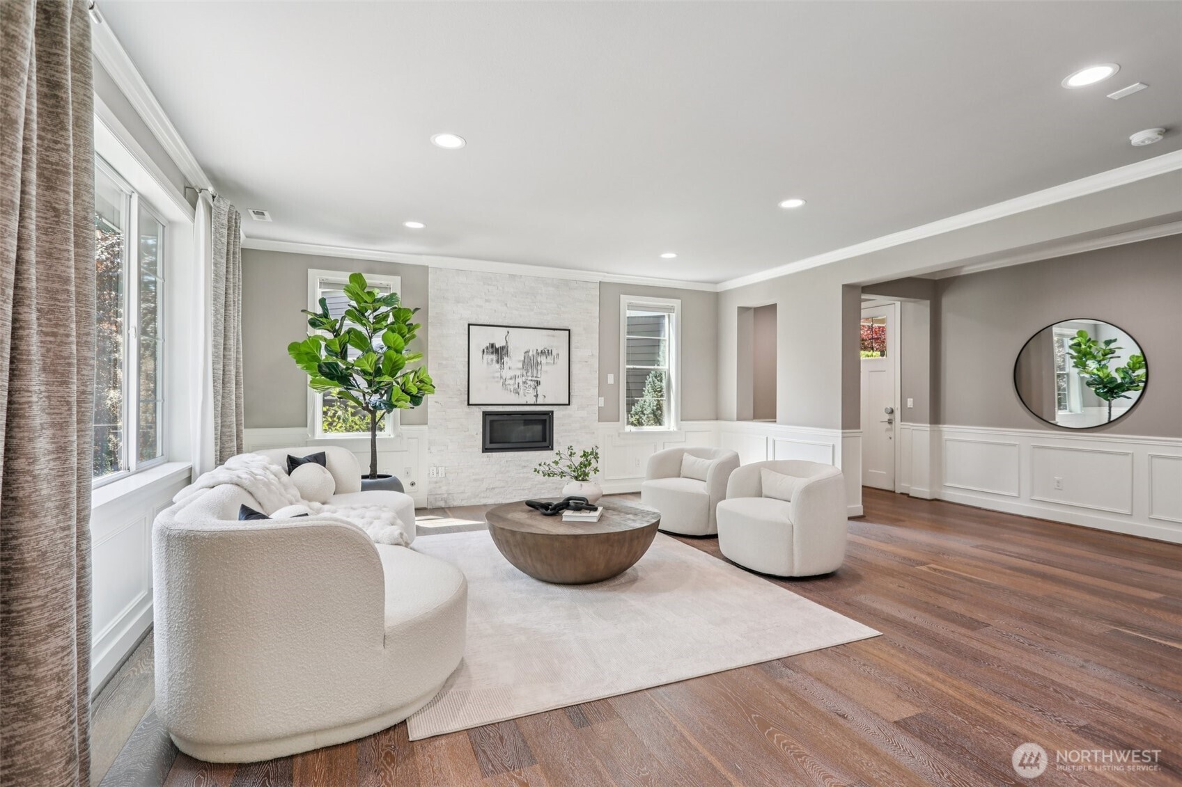1059 Pine Crest Cir NE