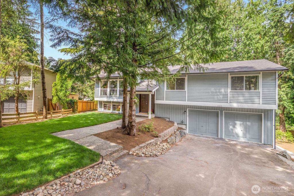 Photo of 11828 NE 103rd Place, Kirkland, WA 98033 (MLS # 2433555)