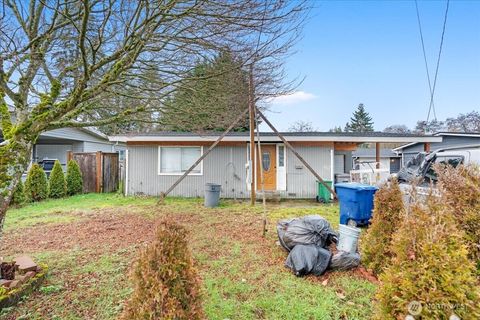 Photo of 919 Edmonds Avenue NE, Renton, WA 98056 (MLS # 2475355)