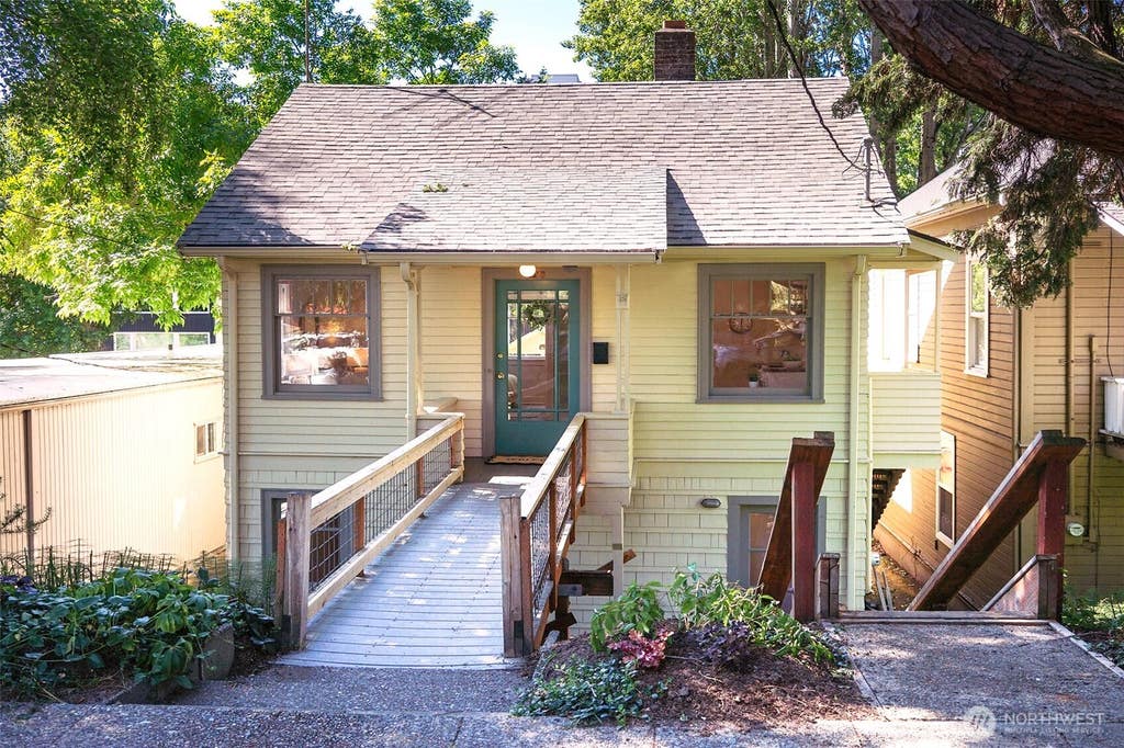 Photo of 19 Dravus Street, Seattle, WA 98109 (MLS # 2542063)