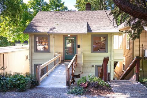 Photo of 19 Dravus Street, Seattle, WA 98109 (MLS # 2542063)
