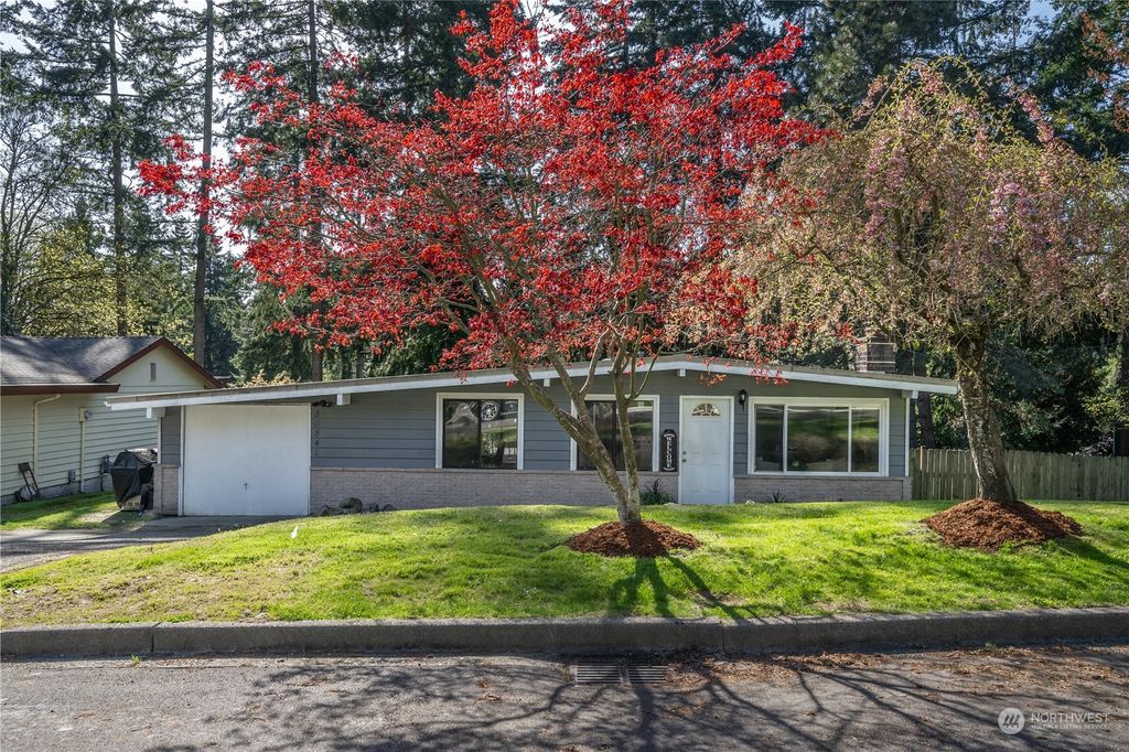 Photo of 30841 7th Avenue SW, Federal Way, WA 98023 (MLS # 2061076)