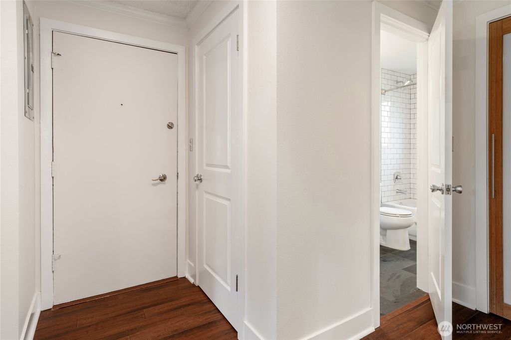 Photo of 506 N 45th Street #301, Seattle, WA 98103 (MLS # 2439724)