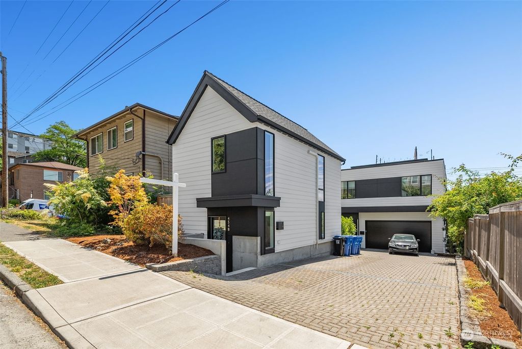 Photo of 454 N 39th Street #B, Seattle, WA 98103 (MLS # 2138993)