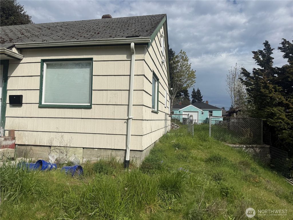 Photo of 1538 N Lafayette Avenue, Bremerton, WA 98312 (MLS # 2509127)